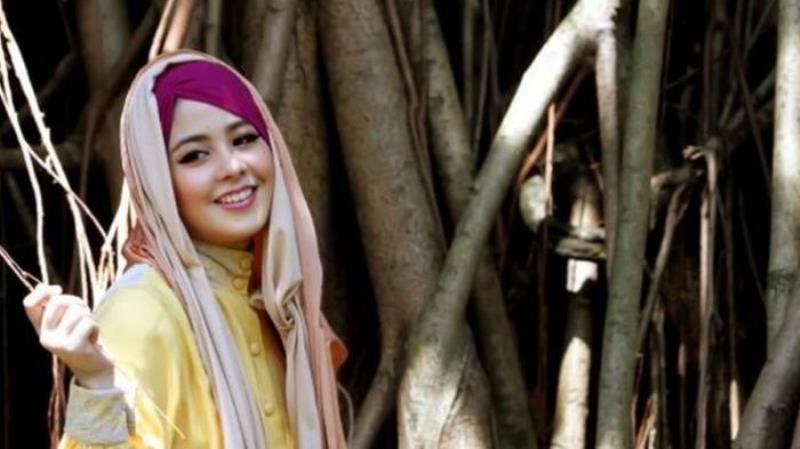 Foto Dirinya Lepas Hijab Beredar Luas Risty Tagor Sempat Disebut Penista Agama