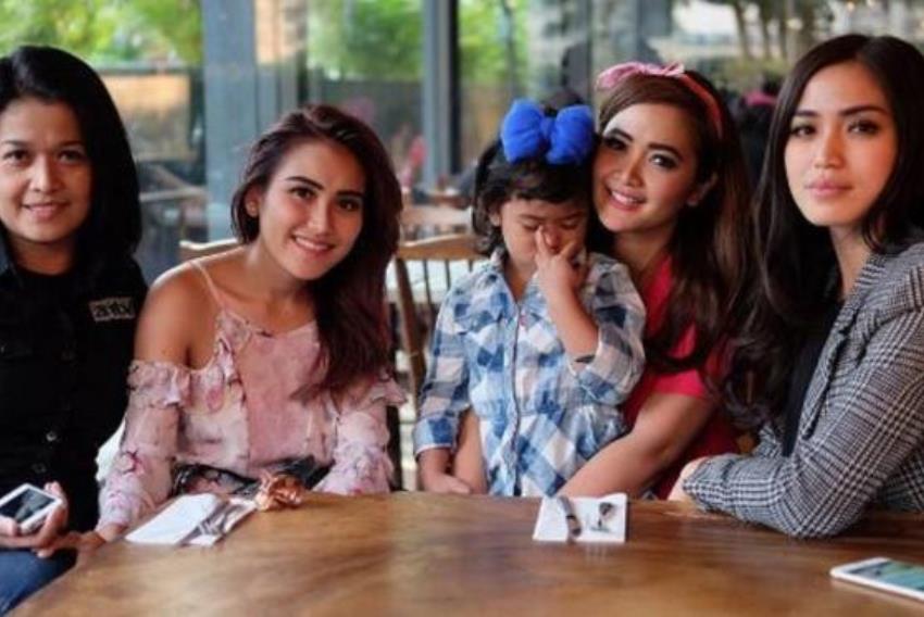 Karena Hal Ini Isu Perselingkuhan Raffi Ahmad dan Ayu Ting Ting Dianggap Netizen Hanya Settingan