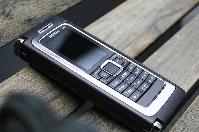 Kelebihan Nokia E90
