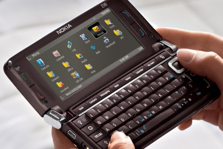 Kelebihan Nokia E90