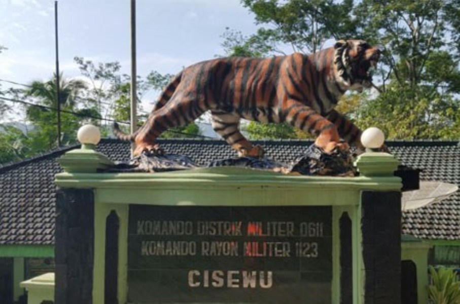 Patung Maung Cisewu