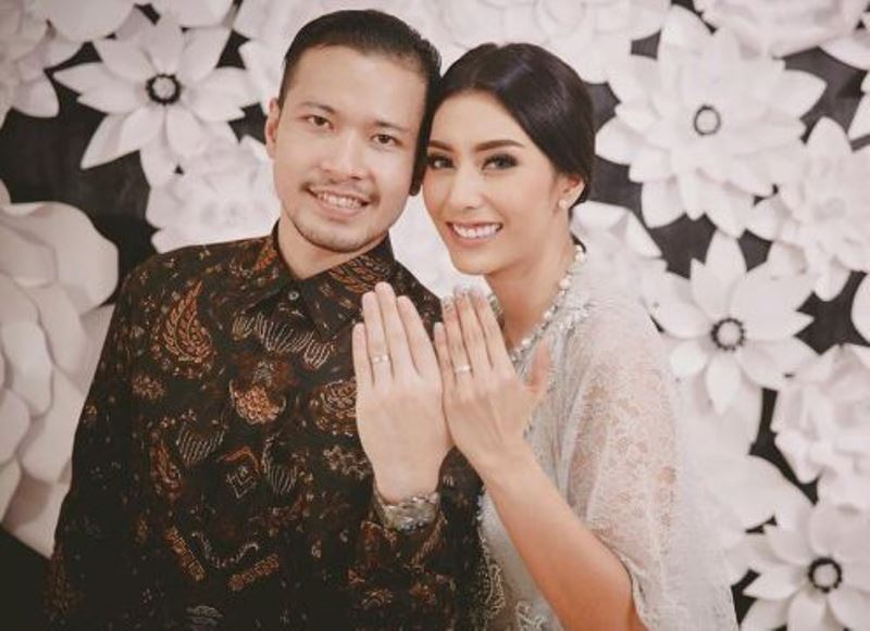 Selamat Tyas Mirasih dan Raiden Resmi Bertunangan