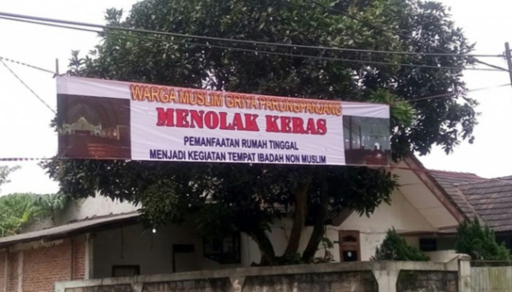Spanduk Penolakan Gereja