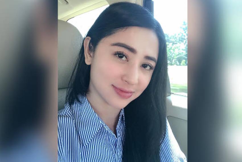 Unggah Foto Selfie Cantik Dewi Persik Justru Diserang Balajaer