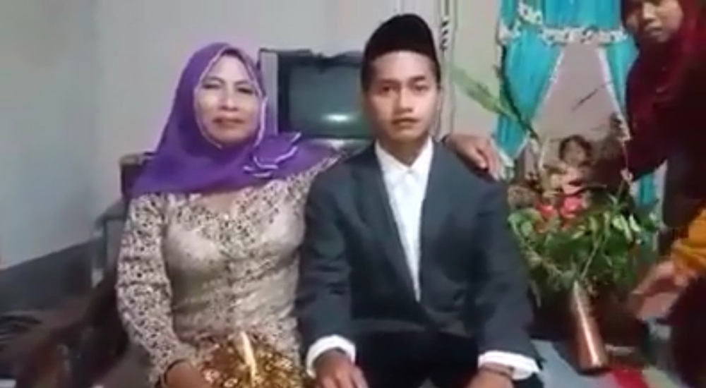 Video Pernikahan Pasangan Menikah Beda 43 Tahun di Madiun
