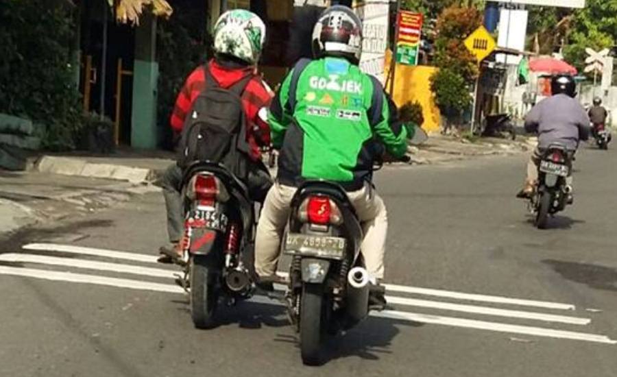 Abang GoJek Step Pengendara Lain