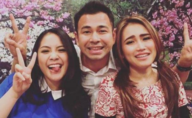 Bersama Ayu Ting Ting Raffi Ahmad Lepas Cincin Pernikahan