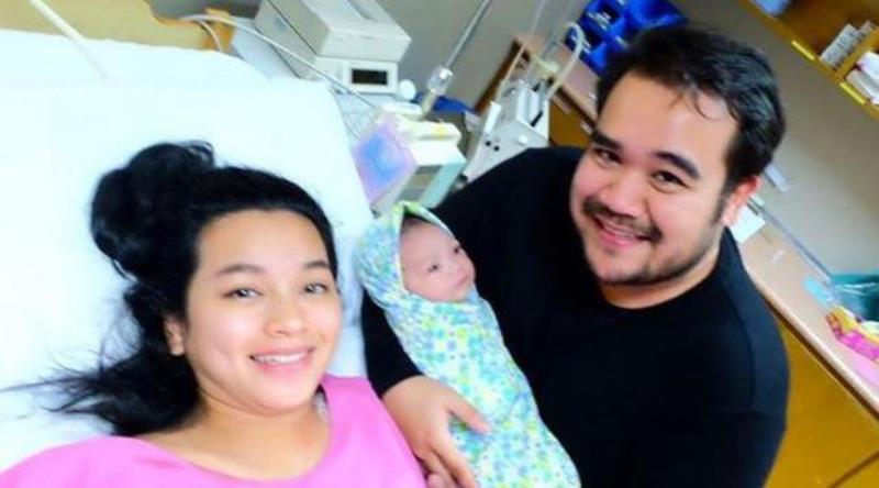 Lahirkan Bayi Laki Laki Tya Arifin Beri Cucu Untuk Siti Nurhaliza