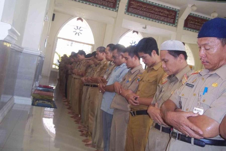 PNS Shalat Berjamaah