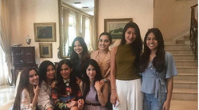 Foto Bareng Girls Squad Aurel Hermansyah Dibully Karena Ini