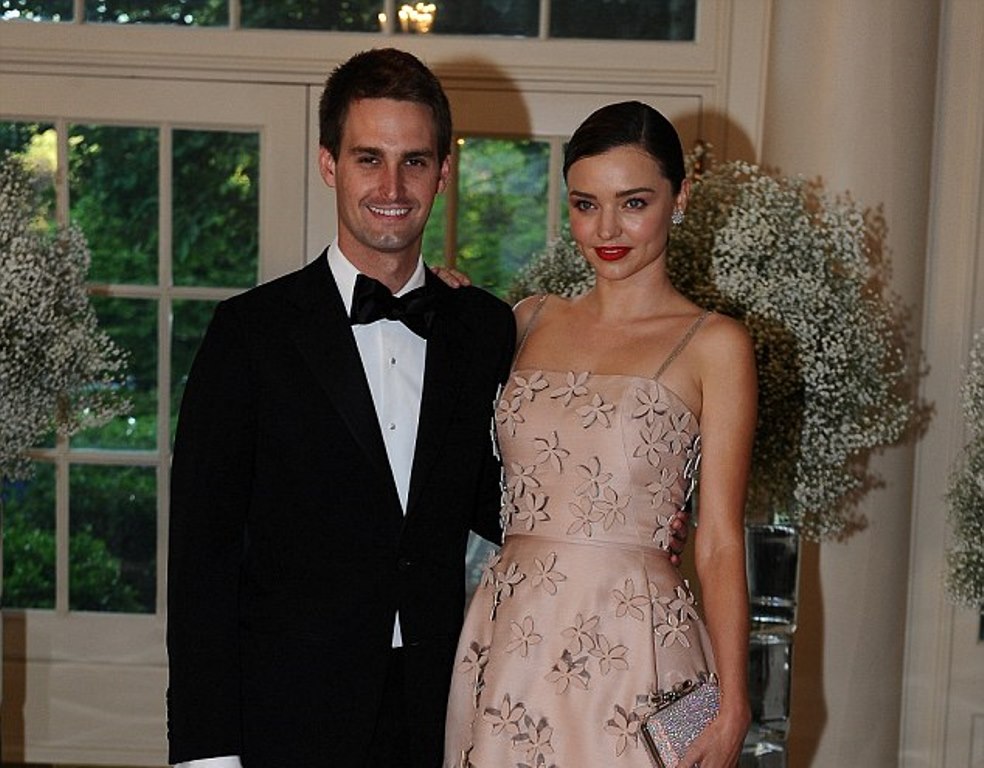 Pacaran Sejak 2015 Miranda Kerr Resmi Dinikahi Bos Snapchat Evan Spiegel