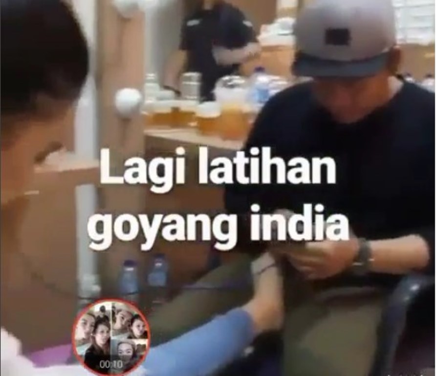 Beredar Video Kaki Ayu Ting Ting Sentuh Bagian Sensitif Seorang Pria Netizen Kaki Tolong Kondisikan