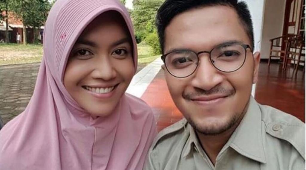 Gara Gara Hubungan Merengang Denada dan Ihsan Tarore Digosipkan Punya Kontrak Mesra