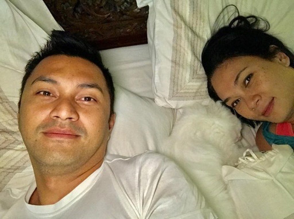 Rayakan 18 Tahun Ulang Tahun Pernikahan Anjasmara dan Dian Nitami Unggah Foto Diatas Ranjang