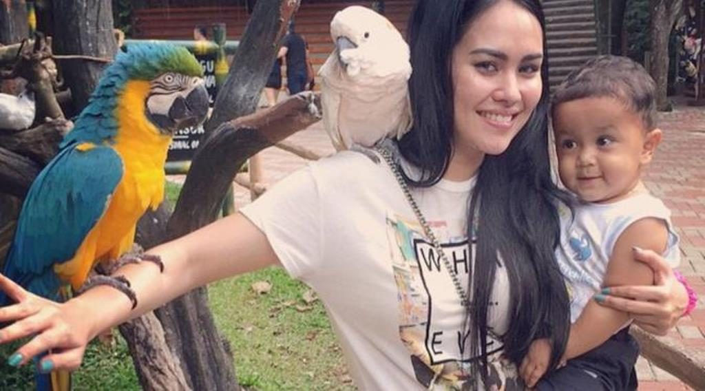 6 Artis Indonesia Ini Belum Menikah Tapi Sudah Punya Anak Kok Bisa