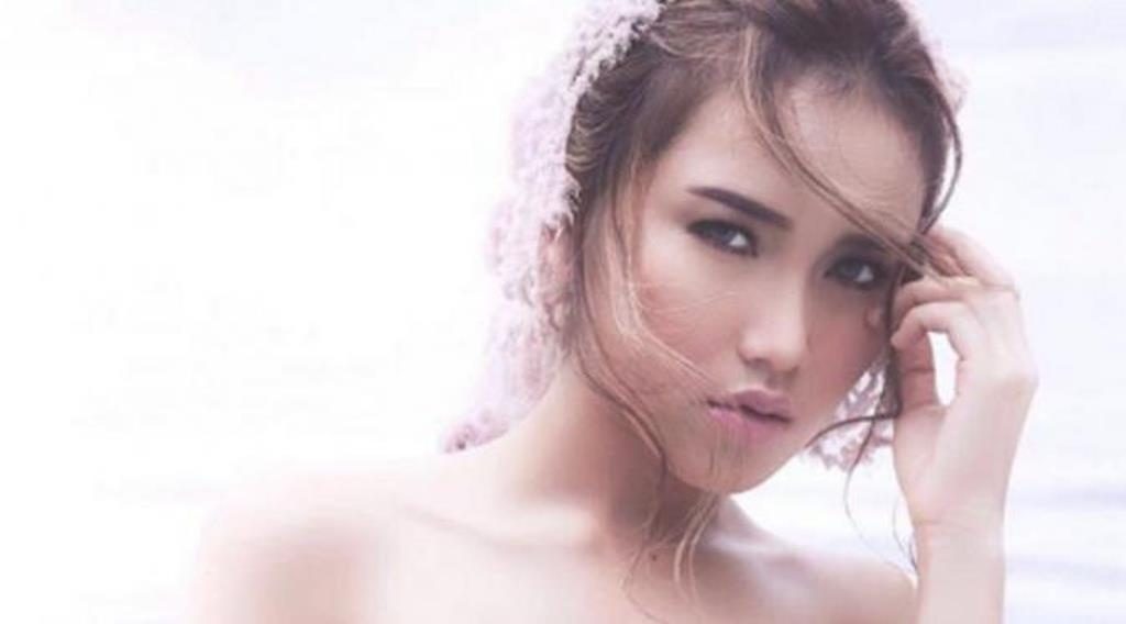 Ayu Ting Ting Resmi Tinggalkan Pesbukers Netizen Syukur Deh