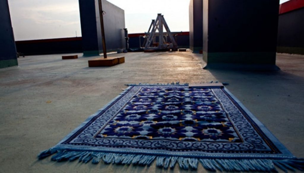 Ilustrasi Shalat Menghadap Matahari