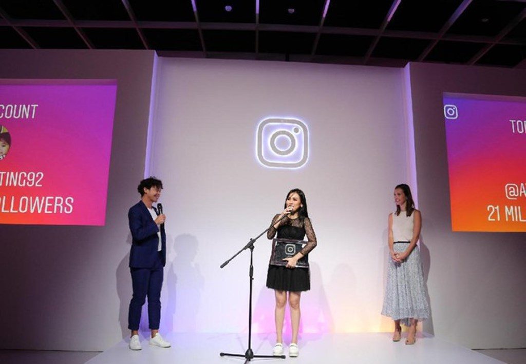 Jadi Publik Figur dengan Followers Terbanyak di Instagram Ayu Ting Ting Raih Penghargaan