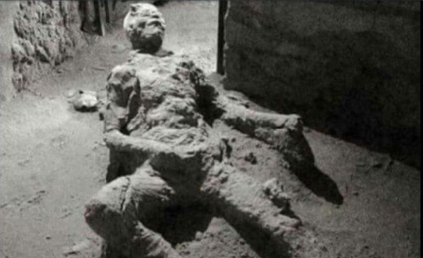 foto mayat korban kota pompeii