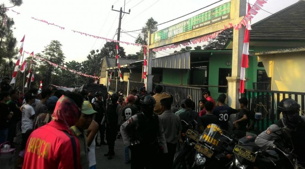 Pesantren Tolak Pasang Bendera dan Umbul Umbul Merah Putih