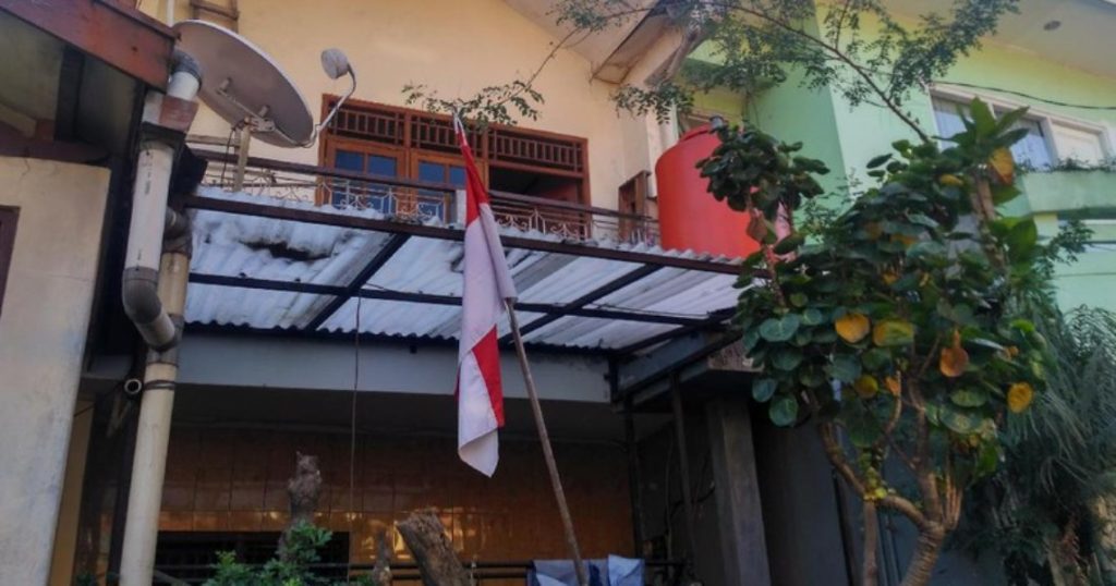 Rumah Diguyur Hujan di Tebet