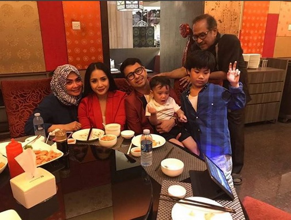 Terlihat Akrab Setelah Sempat Dikabarkan Tidak Akur Momen Raffi Ahmad dan Mama Rieta Bikin Netizen terharu
