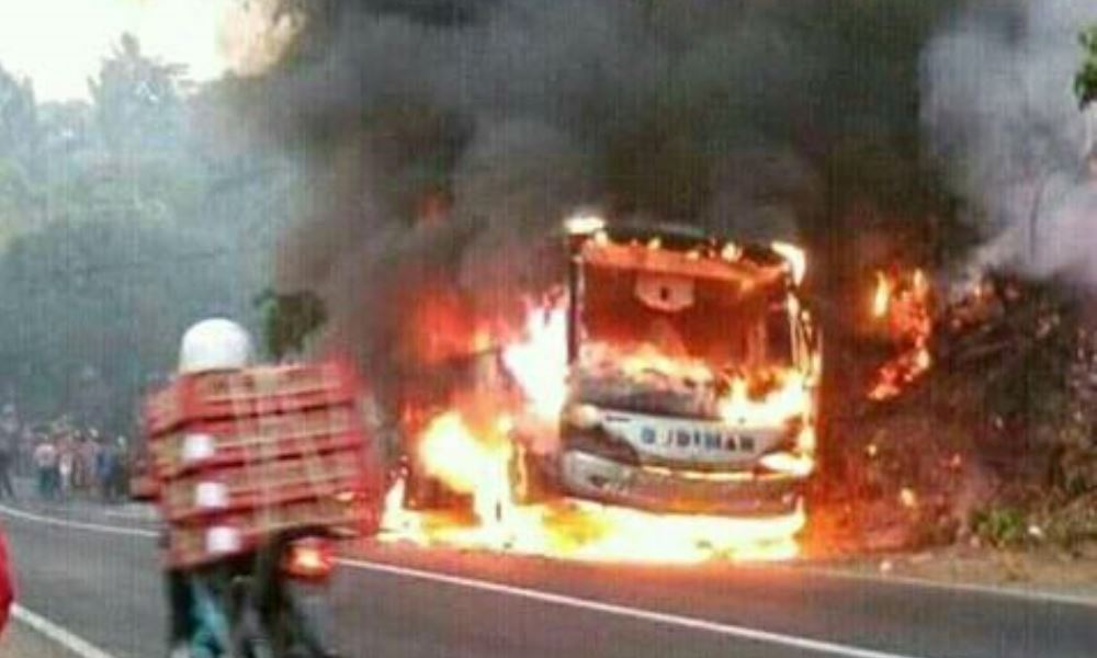 Bus Budiman Terbakar