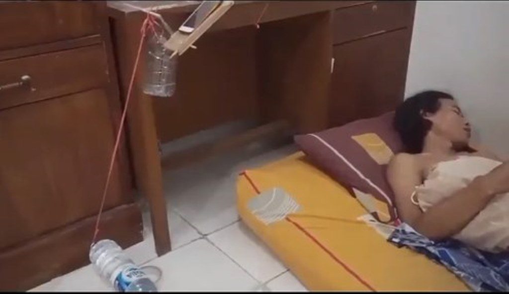 Unfaedah Banget Video Mesin Bangun Tidur Ala Anak Kosan ini Bikin Ngakak Mau Nyoba