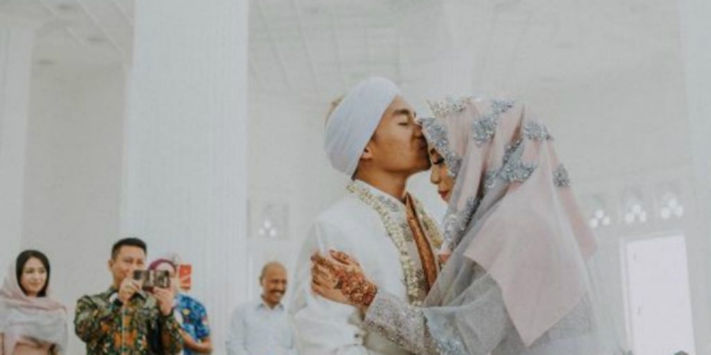 Belum Sebulan Menikah Salmafina Mantan Cewek Gaul yang Dinikahi Hafidz Quran ini Umbar Curhatan Galau dan Hapus Foto Suami di Instagram