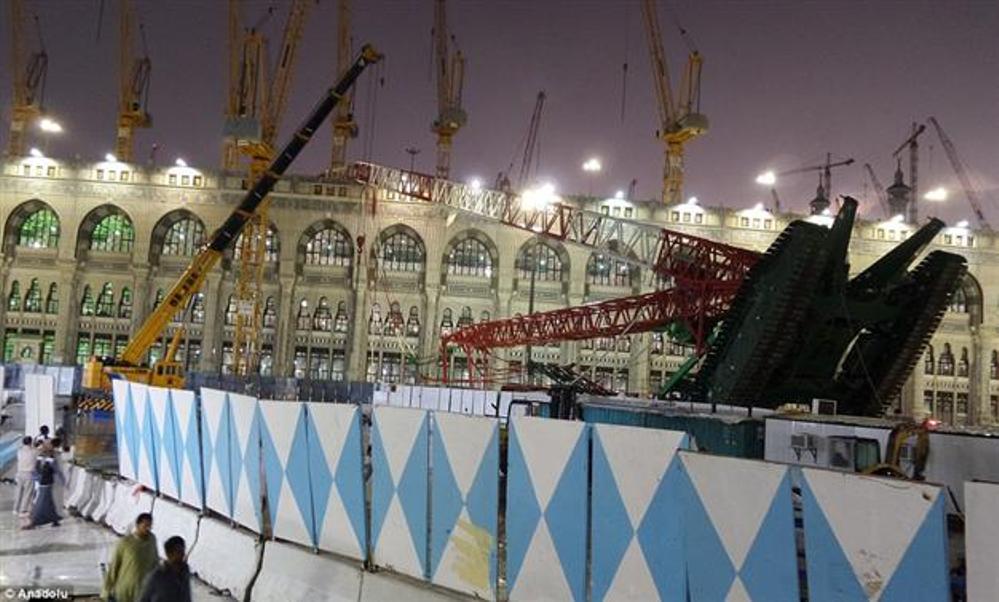 Crane Jatuh di Masjidil Haram