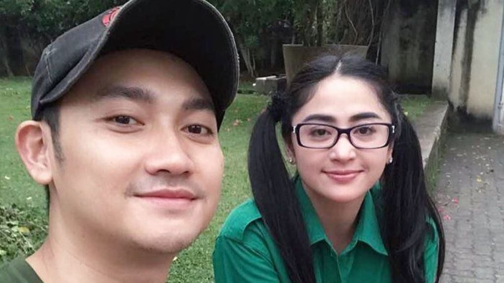 Mengejutkan Dewi Perssik Dikabarkan Telah Dinikahi Managernya Pada 10 September Lalu