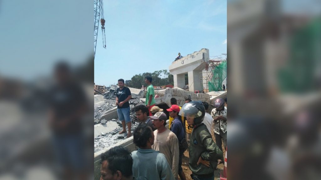 Proyek Tol Pasuruan Ambruk