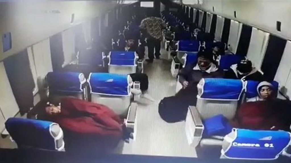 Video Aksi Pencurian Modus Baru di Kereta Api ini Viral Netizen Resah