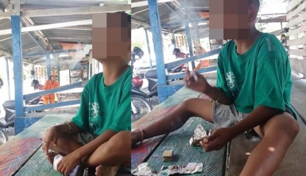 VIDEO Bocah Merokok Sambil Judi Domino Ini Bikin Netizen ‘Istighfar’ Bocah Merokok Sambil Judi
