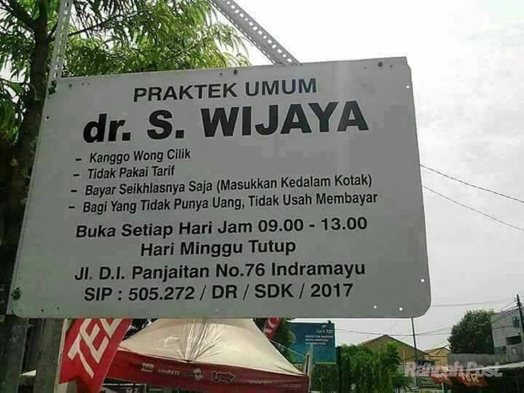 Foto Plang Praktek Seorang Dokter Ini Jadi Viral Lihat Tulisannya Bikin Netizen Terkagum Kagum