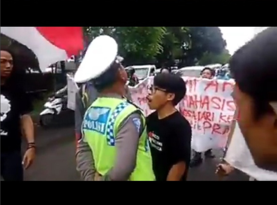 VIDEO Viral Mahasiswa Bentak Polisi Saat Unjuk Rasa, Berujung Kecaman Warga Alam Maya dan Disebut Tak Punya Etika Mahasiswa Bentak Polisi