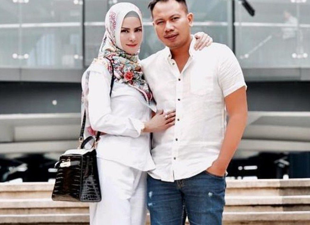 Kabarnya Hebohkan Netizen Rencana Pernikahan Angel Lelga dan Vicky Prasetyo Justru Disebut Settingan