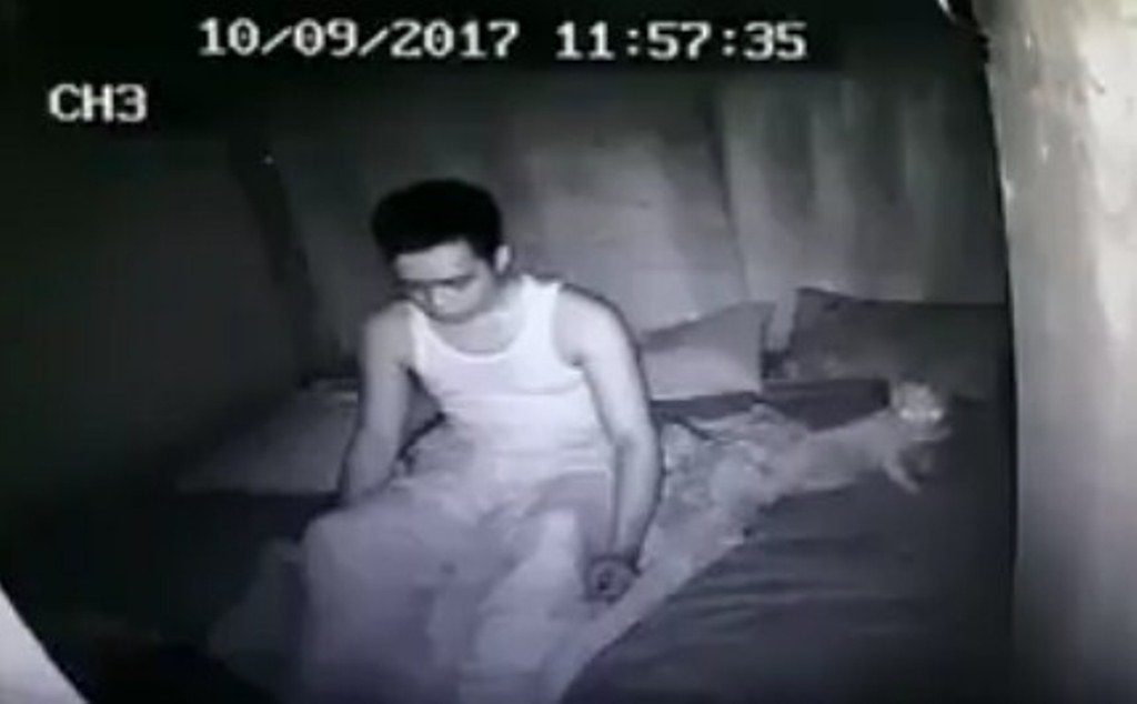 Ngeri Pria Ini Rekam Dirinya yang Sedang Tidur Ini yang Ternyata Dilakukannya Saat Tak Sadar
