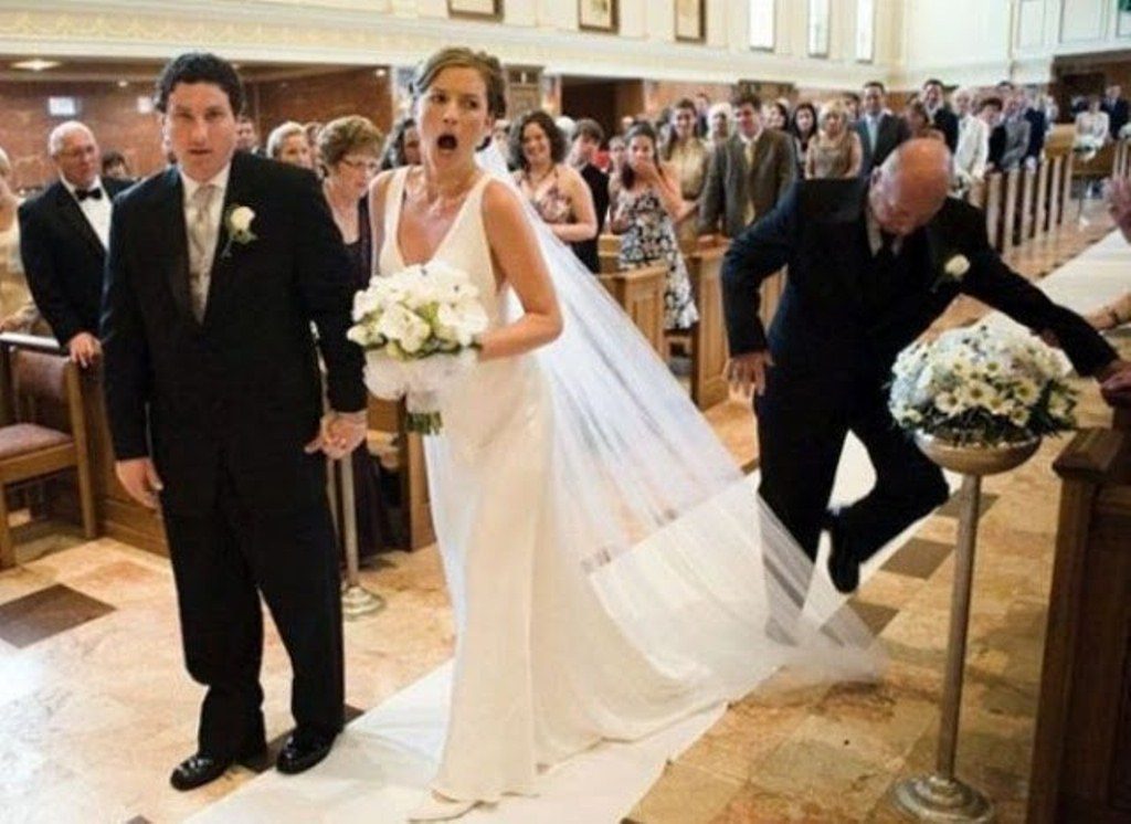 Bukan Romantis 10 Foto Momen Lucu di Acara Pernikahan Ini Justru Bikin Ngakak