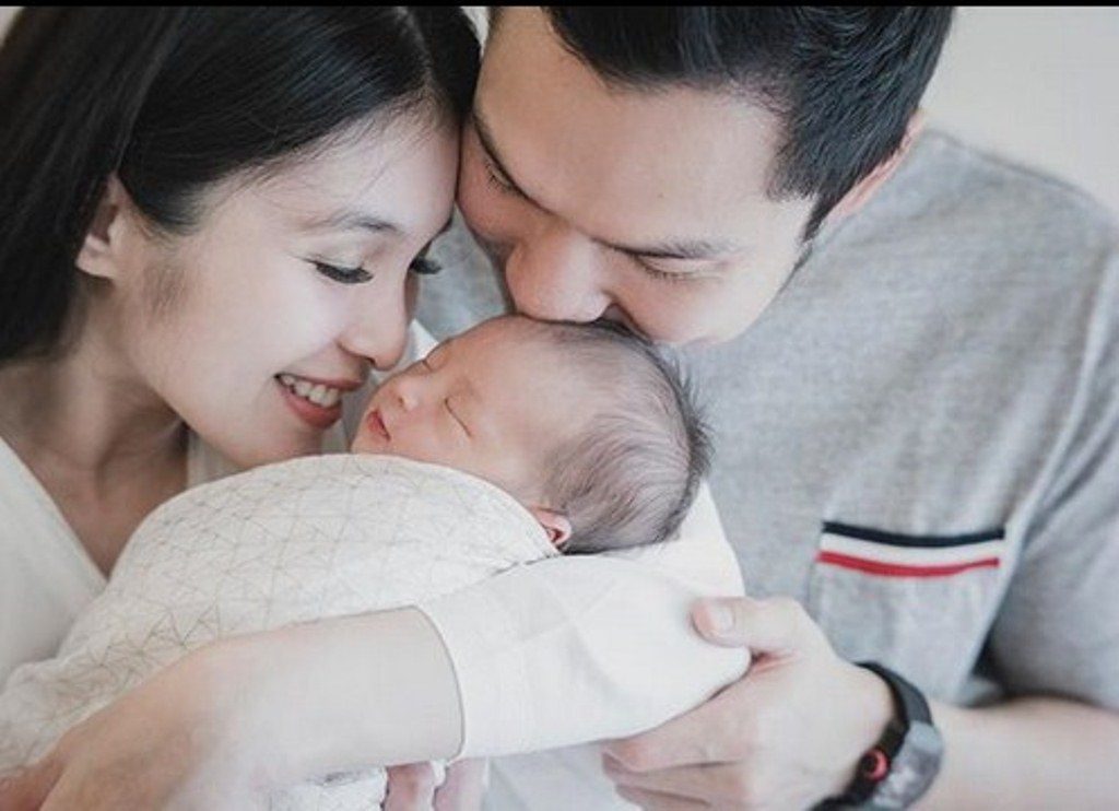 Viral Berkat Ketampanannya Ini Nama Bayi Sandra Dewi dan Harvey Moeis