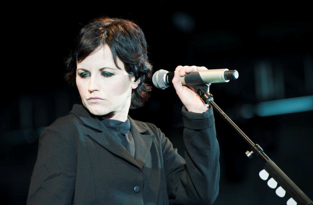 Vokalis The Cranberries Dolores ORiordan Meninggal Dunia Penyebabnya Misterius