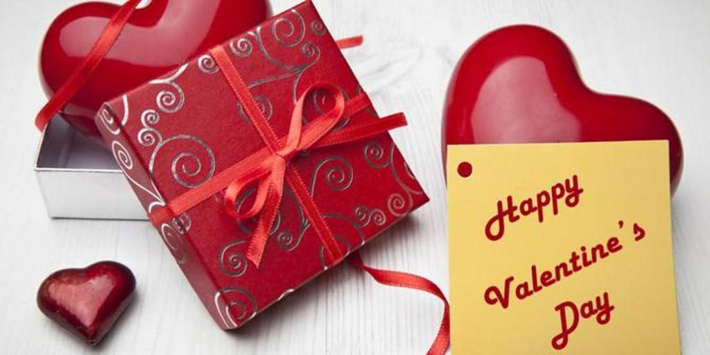 Bukan Hanya Cokelat Ini 10 Kado Valentine Romantis yang Dijamin Bikin Pasangan Makin Cinta