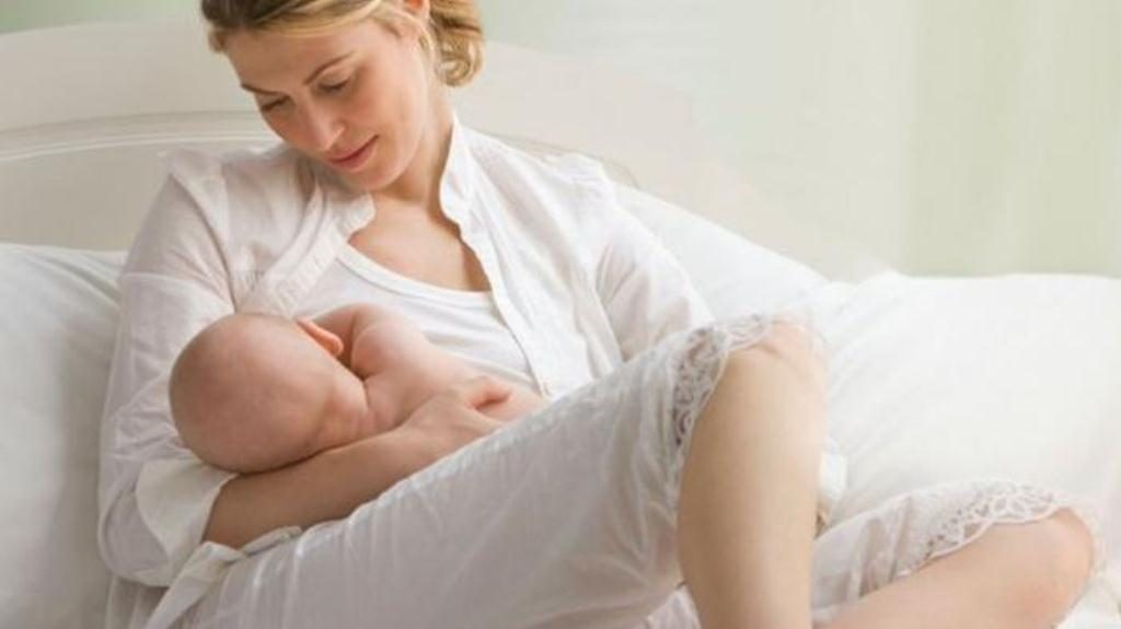 Demi Biaya Pengobatan Sang Anak Ibu Ini Rela Jual ASI di Pinggir Jalan