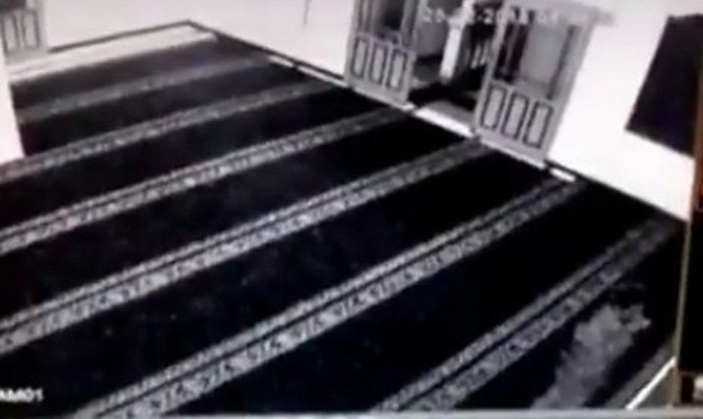 Innalillahiwainnailaihirojiun Seorang Muadzin Meninggal Saat Kumandangkan Adzan Subuh