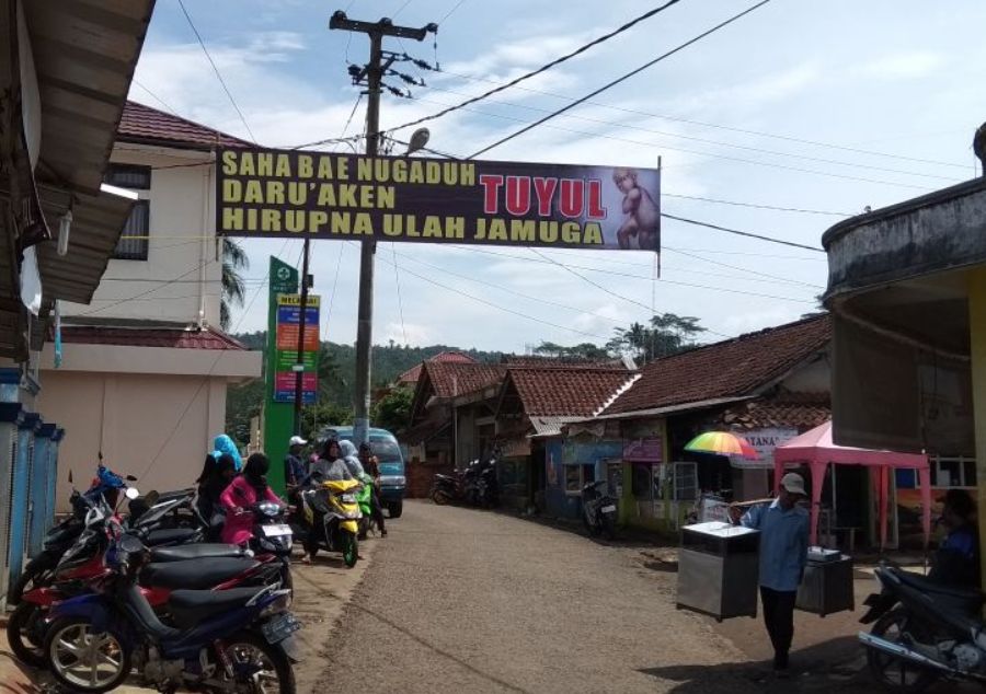 Makhluk Diduga Tuyul Bikin Resah Warga Tarikolot Pasang Ini Dekat Puskesmas Rancah