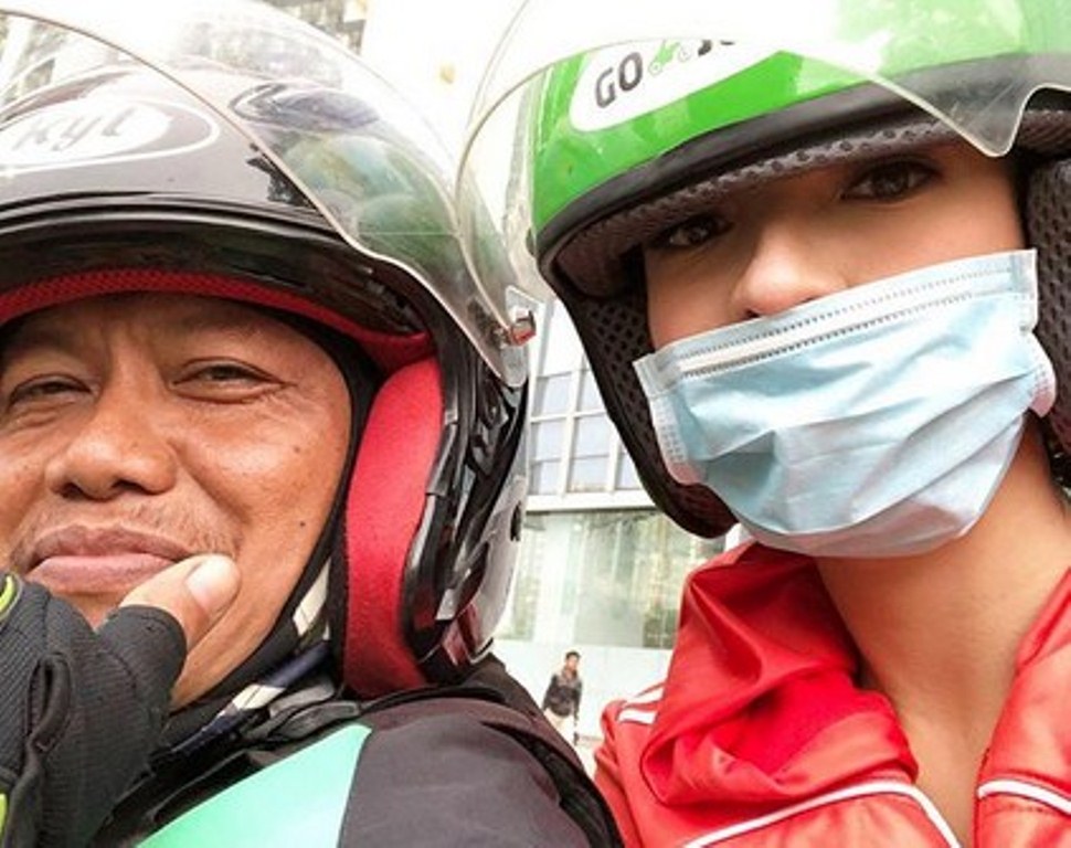 Raline Shah Unggah Foto Bareng Abang Gojek Netizen Gigit Jari Bapaknya Menang Banyak