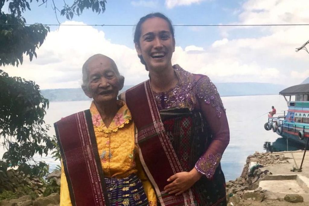 Tempuh 14 Jam Perjalanan Alexandra Gottardo Temui Nenek Saulina yang Divonis Karena Tebang Pohon