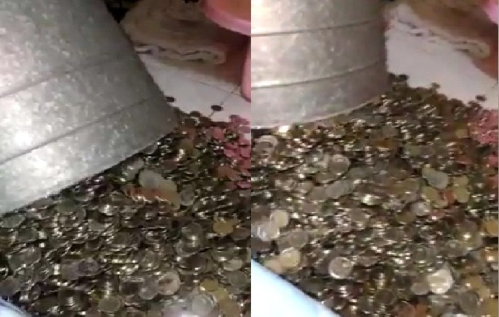 Warga Lamongan Kumpulkan Uang Receh di Dalam Drum, Hasilnya Bikin Terpana Warga Lamongan Kumpulkan Uang Receh di Dalam Drum Hasilnya Bikin Terpana