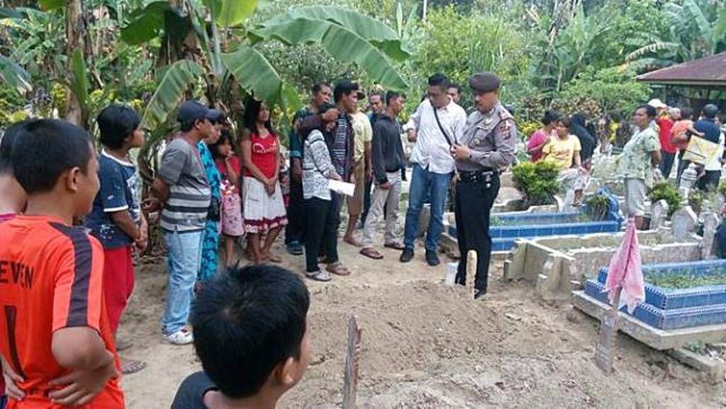 Didatangi dalam Mimpi dan Masih Hidup Anak Ini Nekat Bongkar Makam Sang Ayah