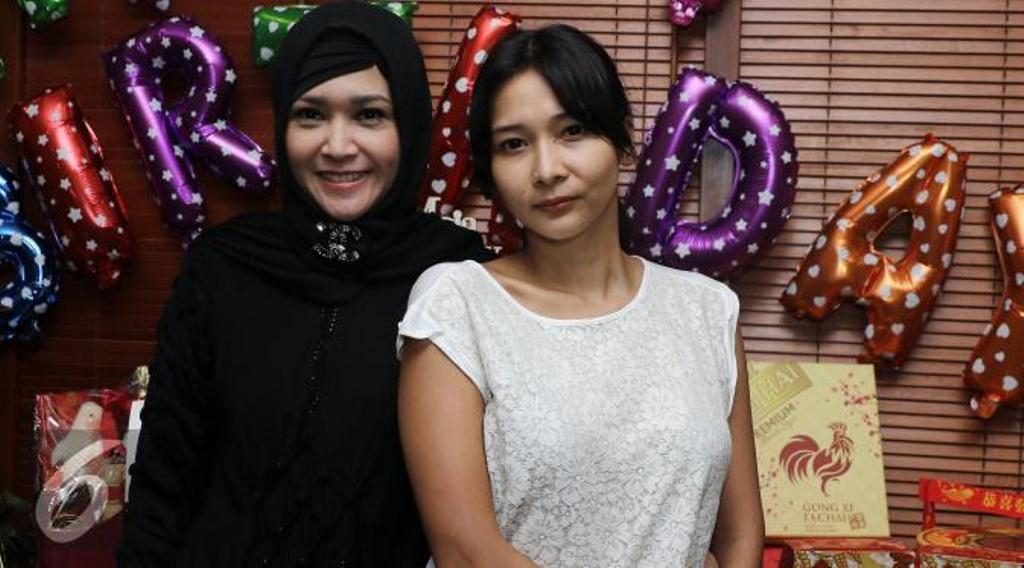 Lepas dari Duo Maia Mey Chan Kembali dengan Nama Dita Anggraeni